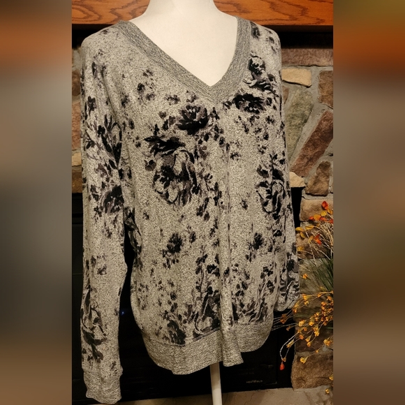 Maurices Sweaters - Maurices Black and Gray Floral V-Neck Sweater